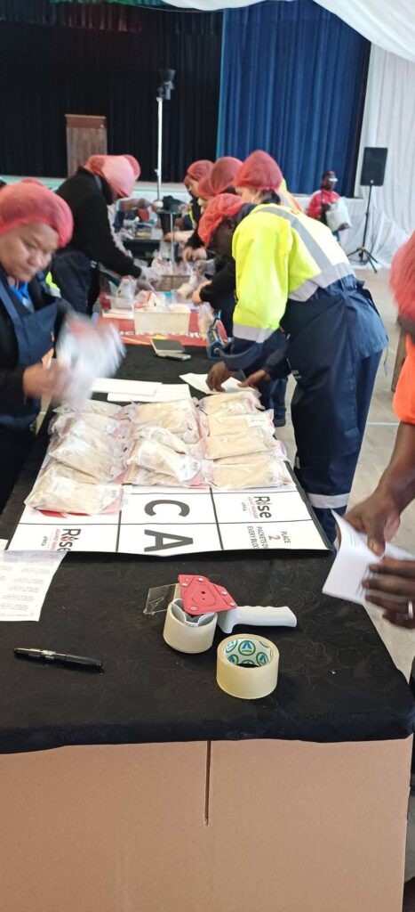 20 000 meals packed for children in need 2