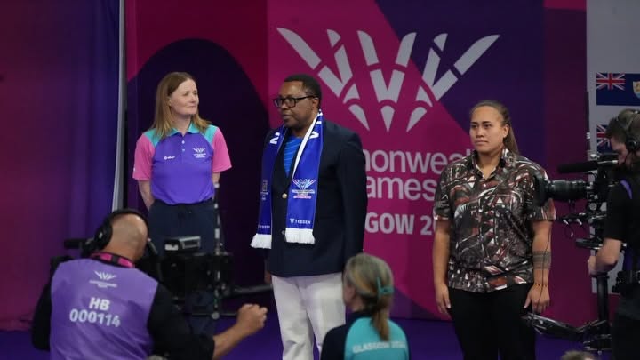NNOC President Presents Medals at Commonwealth Games 2