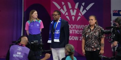 NNOC President Presents Medals at Commonwealth Games