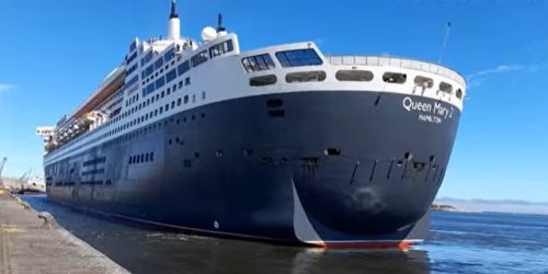 Queen Mary 2 docks in Walvis Bay